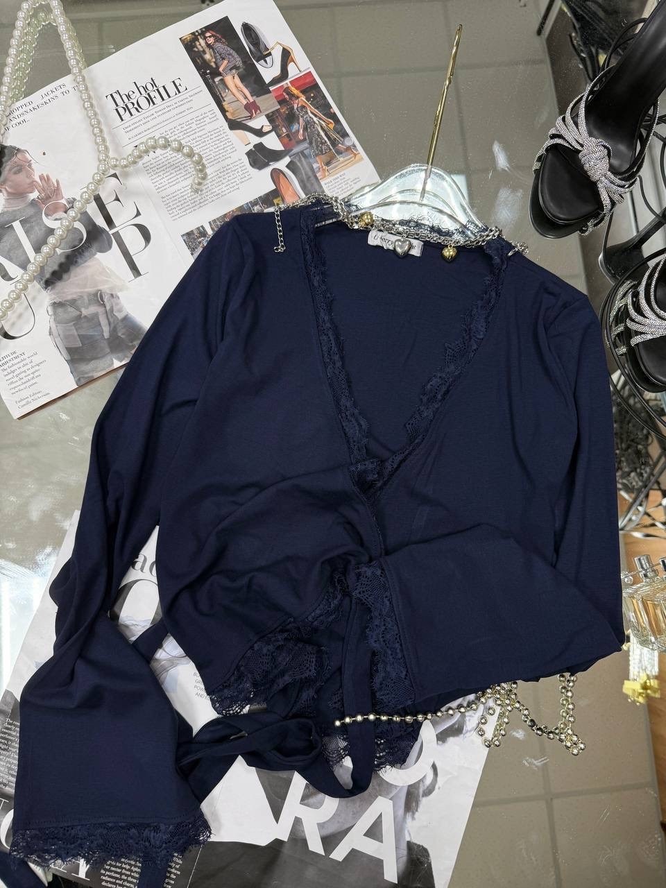 джемпер с кружевом,лонгслив из вискозы с кружевом noom loungewear,женская кофта,лонгслив с v-образным вырезом с кружевом,лонгслив кружево