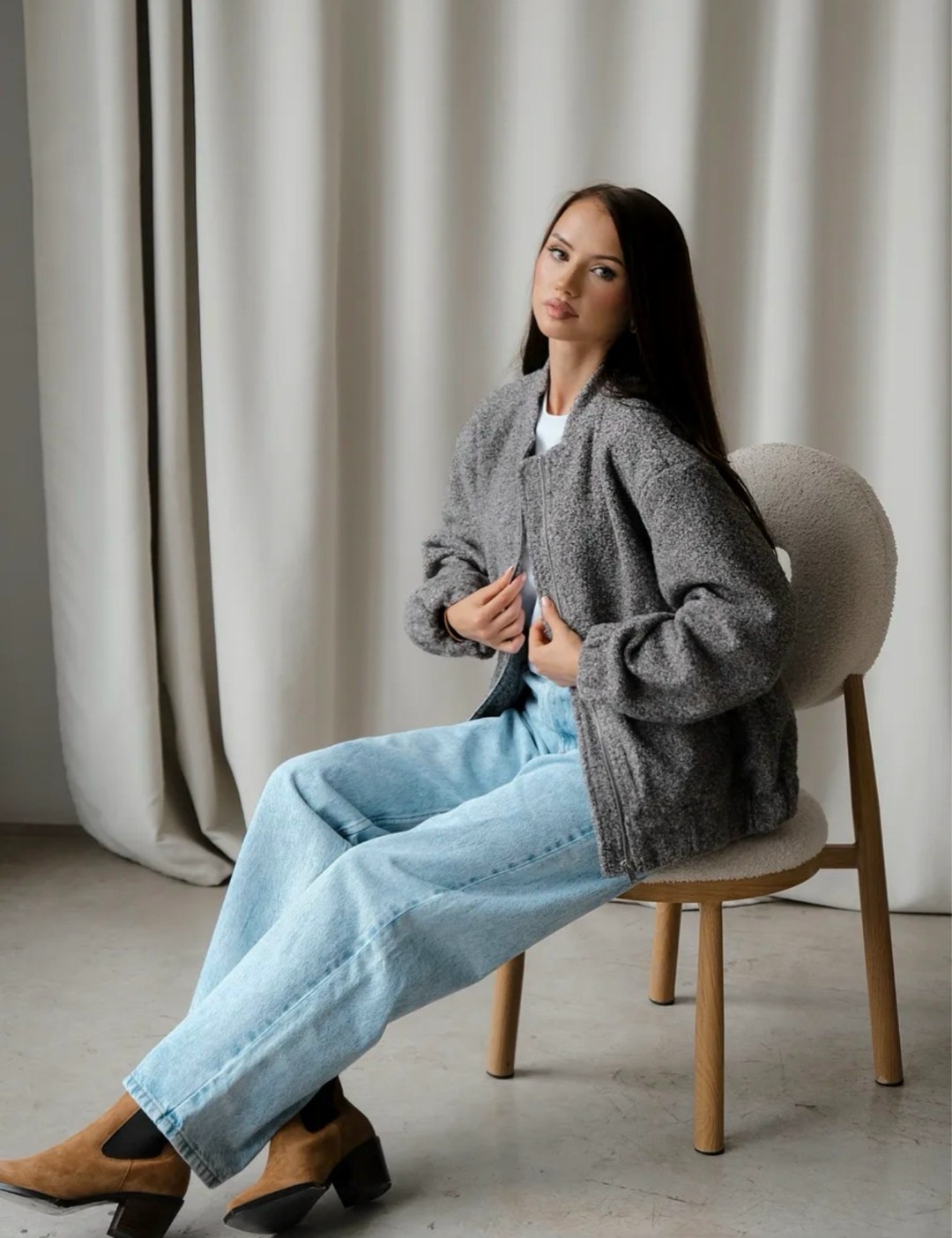 куртка бомбер оверсайз,куртка-бомбер oversize из ткани с ворсом серая,бомбер зара серый,женский бомбер оверсайз,бомбер оверсайз