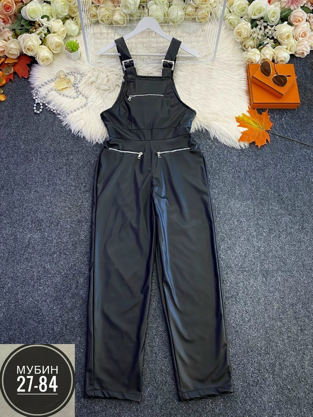 комбинезон карго женский,кожаный комбинезон,кожаный комбинезон женский,женские комбинезоны,модель в кожаном комбинезоне