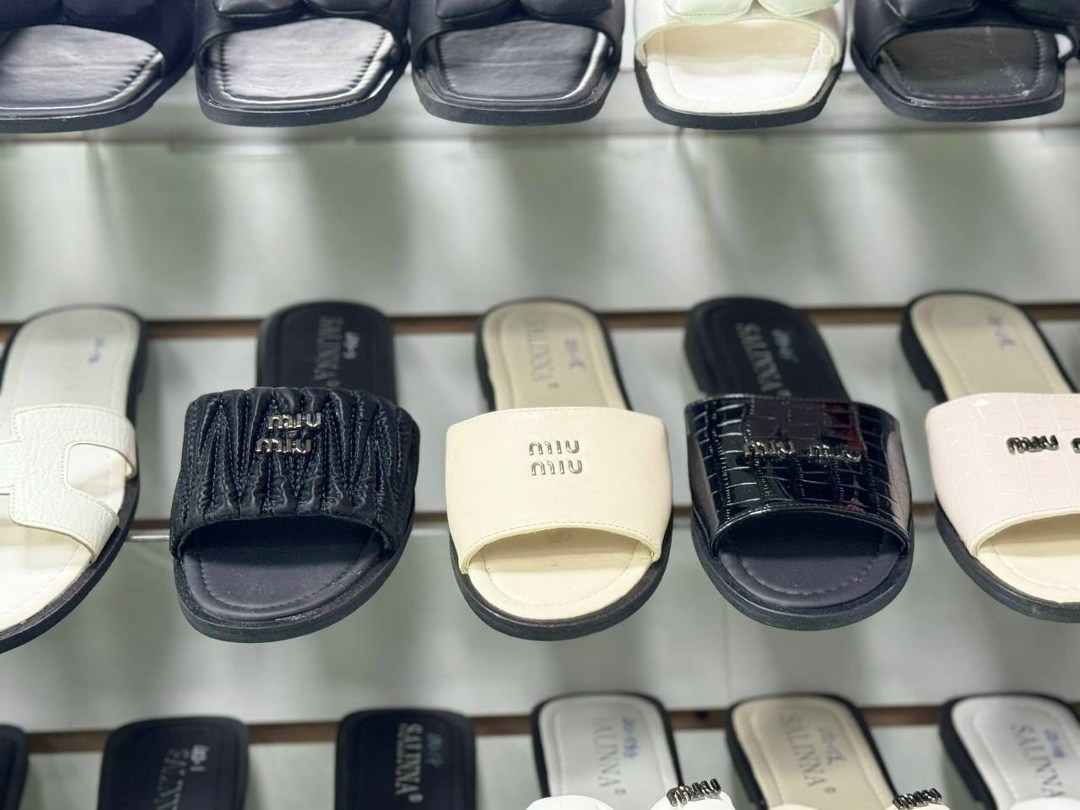 ,шлепанцы женские,женские шлепки,женская ,модные шлепанцы