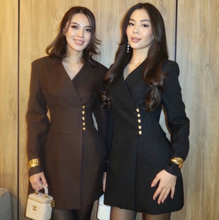 черное платье пиджак,женское двубортное платье-блейзер с длинным рукавом,платье пиджак,платье пиджак бальман,платье пиджак бальман черное