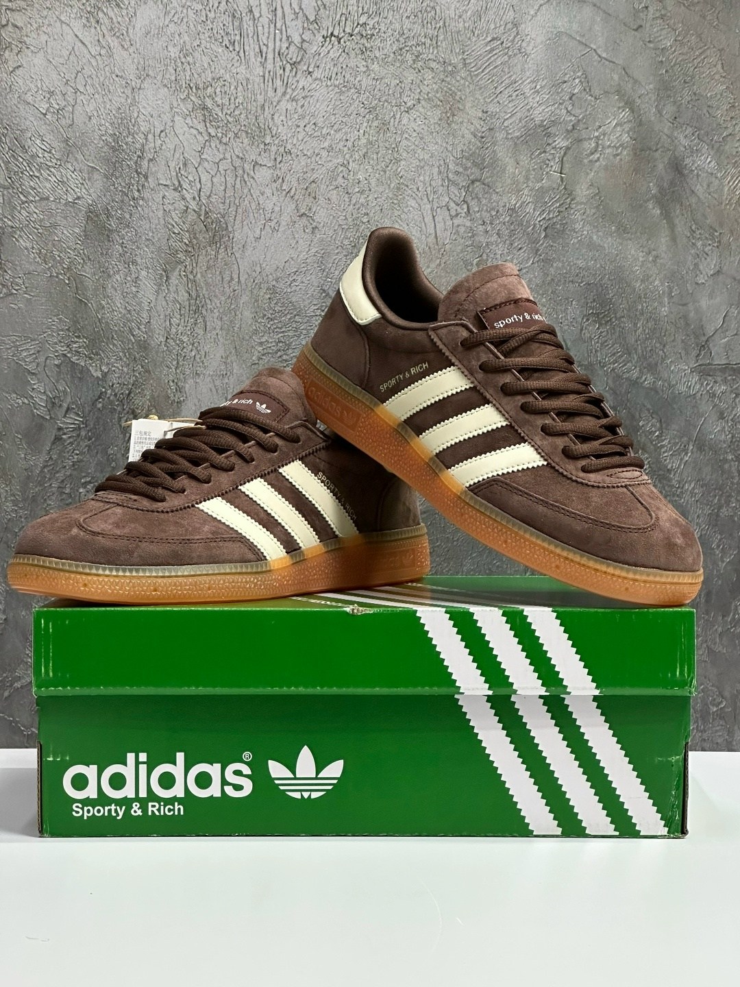 кроссовки adidas handball spezial sporty & rich на шнурках,кроссовки adidas handball spezial sporty & rich brown,кроссовки adidas spezial,кроссовки adidas handball spezial sporty & rich brown кеды adi