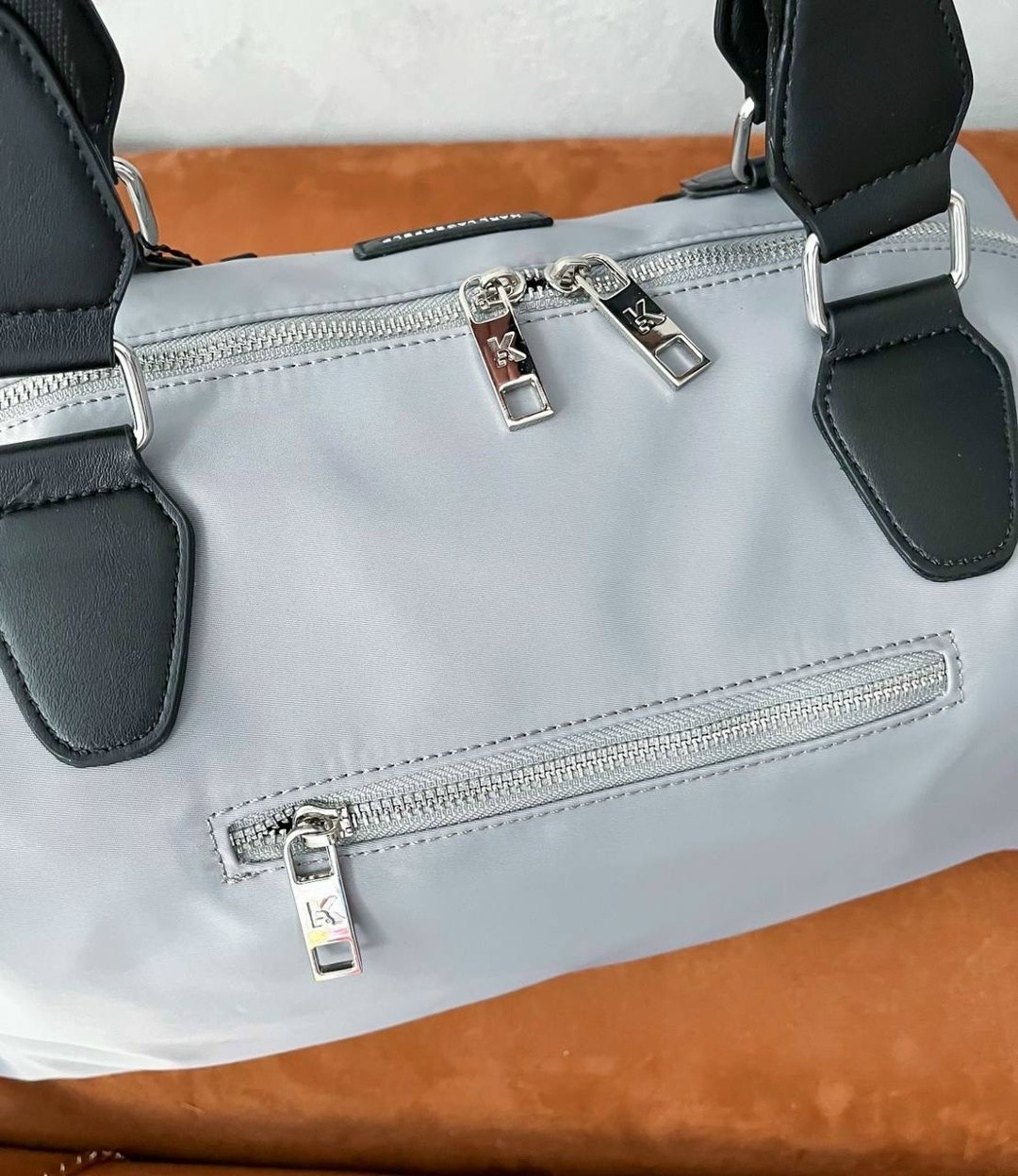 дорожная сумка karl lagerfeld,сумка karl lagerfeld спортивная,сумка karl lagerfeld,сумка женская дорожная спортивная karl lagerfeld,сумка спортивная дорожная шоппер karl lagerfeld