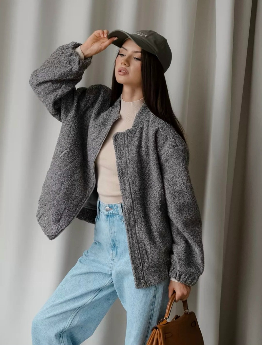 куртка бомбер оверсайз,куртка-бомбер oversize из ткани с ворсом серая,бомбер зара серый,женский бомбер оверсайз,бомбер оверсайз