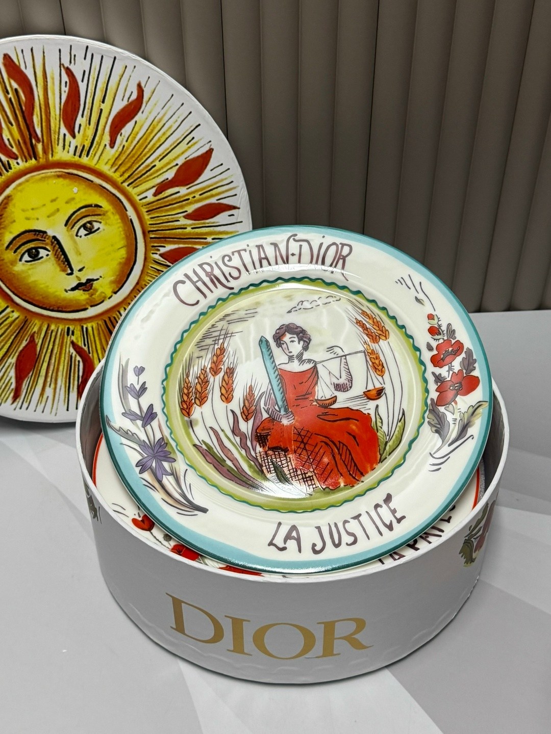 набор тарелок "dior",тарелки dior,набор тарелок,набор фарфоровых тарелок dior,набор тарелок диор