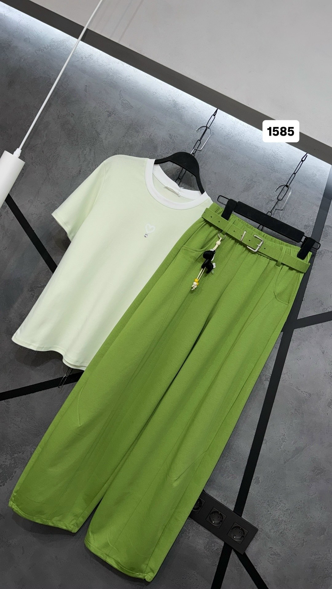 спортивные штаны,брюки модные,спортивные брюки,штаны модные,штаны