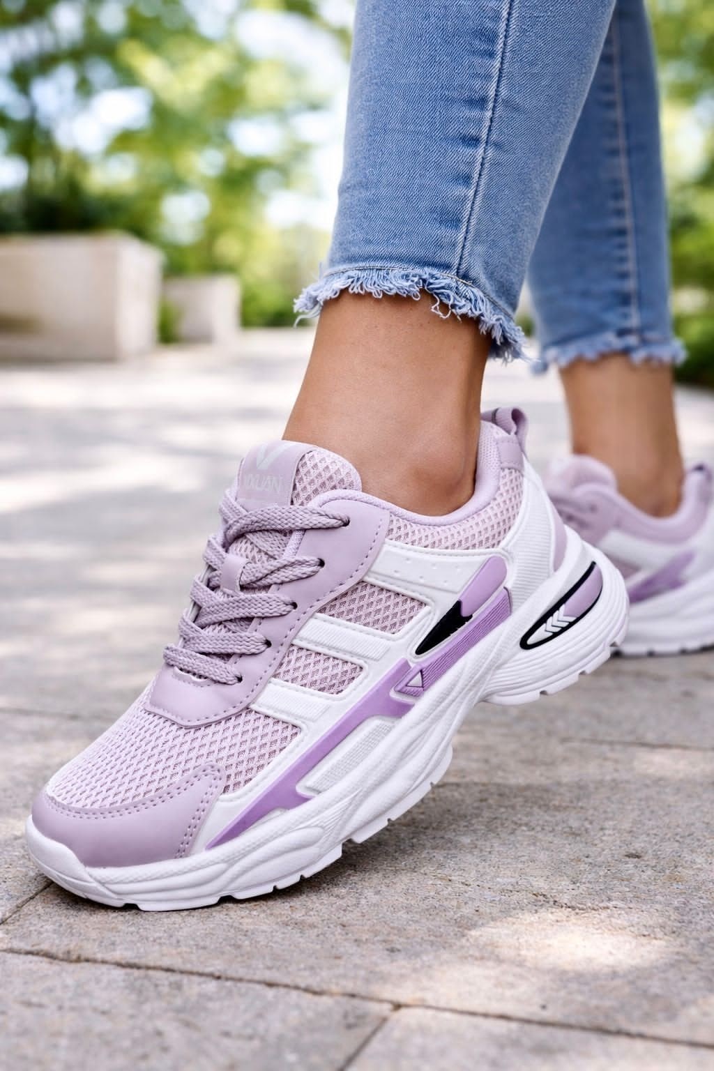 кроссовки женскиe,,кроссовки модные,кроссовки повседневные,кроссовка