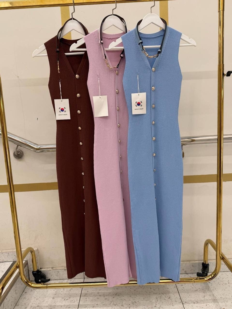 трикотажное платье,платье без рукавов,платье,вязаное платье,облегающее платье