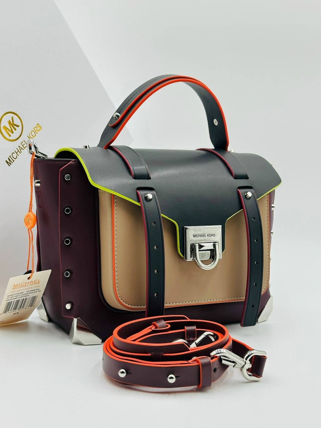 женская сумка michael kors manhattan,сумка michael kors manhattan,сумка michael kors,сумка michael kors manhattan contrast trim,кожаная сумка-портфель michael kors manhattan средней контрастной отделк