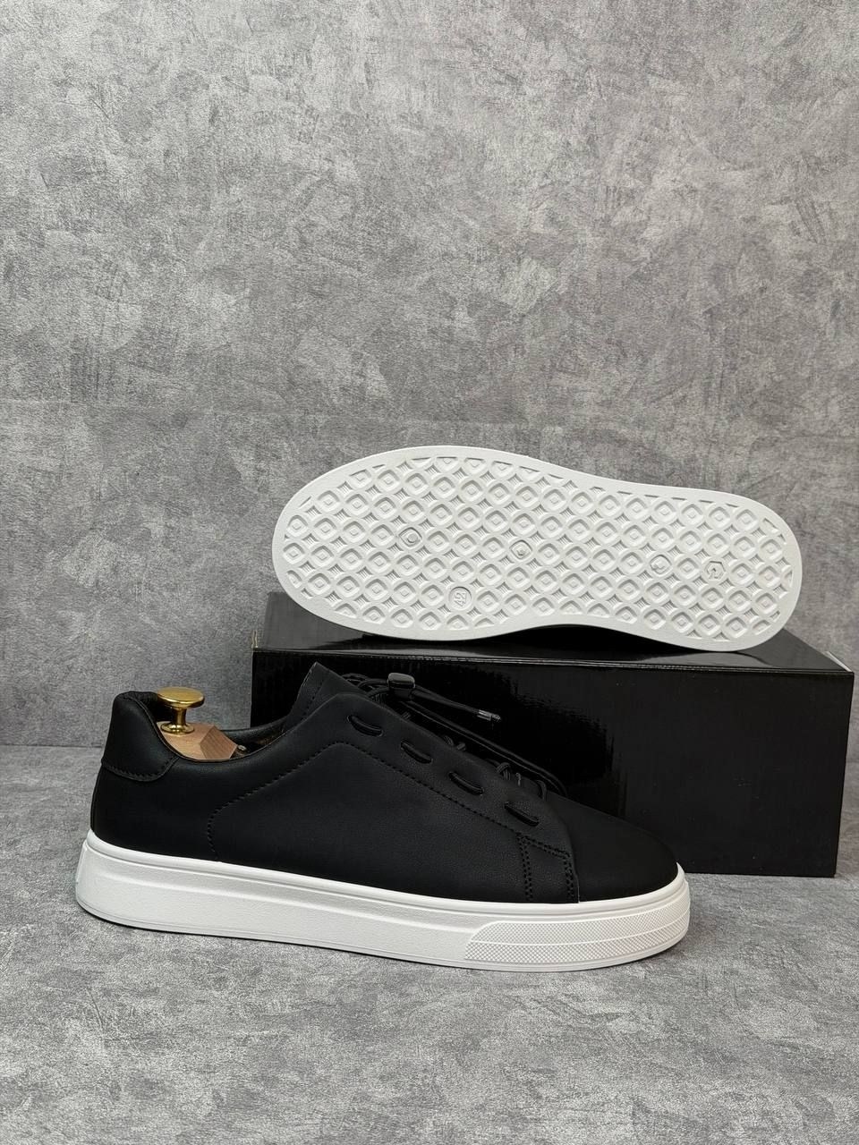 ,мужские кеды,мужские кеды натуральная кожа черного цвета,кеды мужские кожаные,черные кожаные мужские кеды на белой подошве т-945