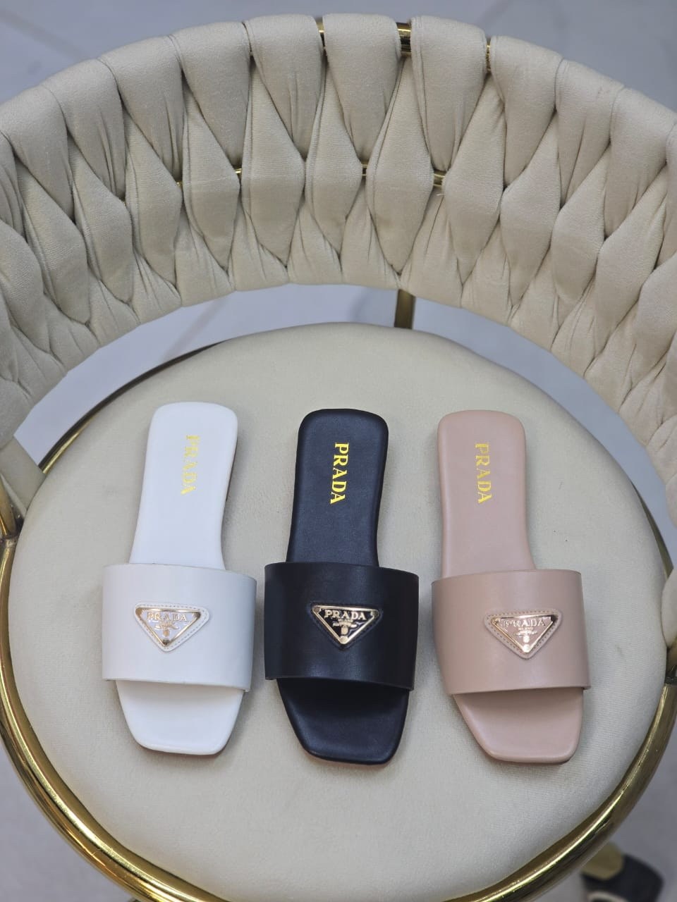 ,тапочки валентино,модные сандалии,женские модные тапочки от valentino,шлепанцы женские