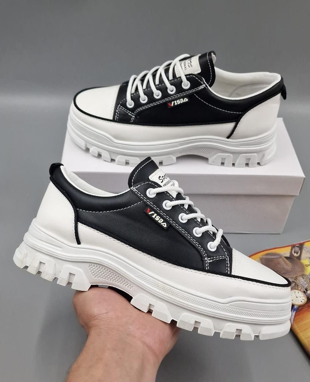 ,женские кроссовки,кроссовки для женщин,модные кроссовки,спортивная