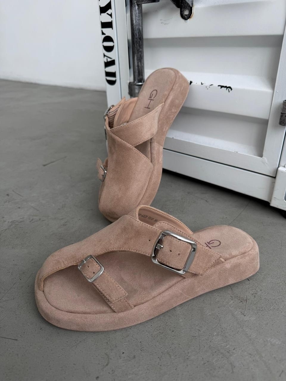 ,босоножки замшевые,женские босоножки,стильные босоножки,босоножки сандали