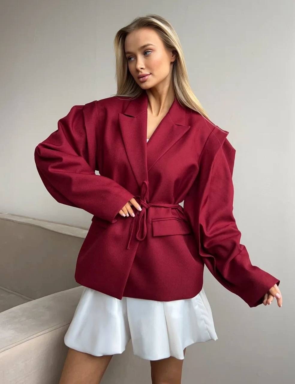 женский оверсайз пиджак,пиджак оверсайз,пиджак оверсайз с объемными рукавами gn sister collection,костюм с поясом,пиджак с завязками на талии