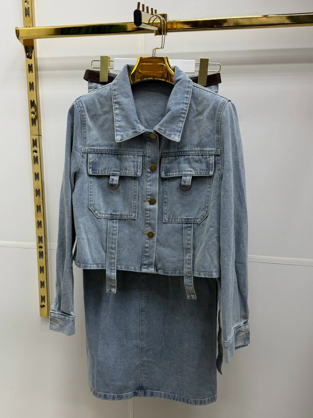 куртка джинсовая,женская джинсовая куртка,модные джинсовые куртки,куртка женская джинсовая короткая,короткая джинсовая куртка