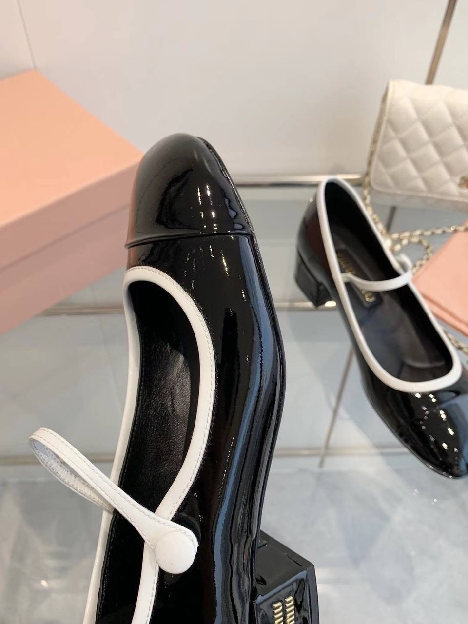 туфли miu miu,,туфли женские,туфли из лакированной кожи,туфли мэри джейн