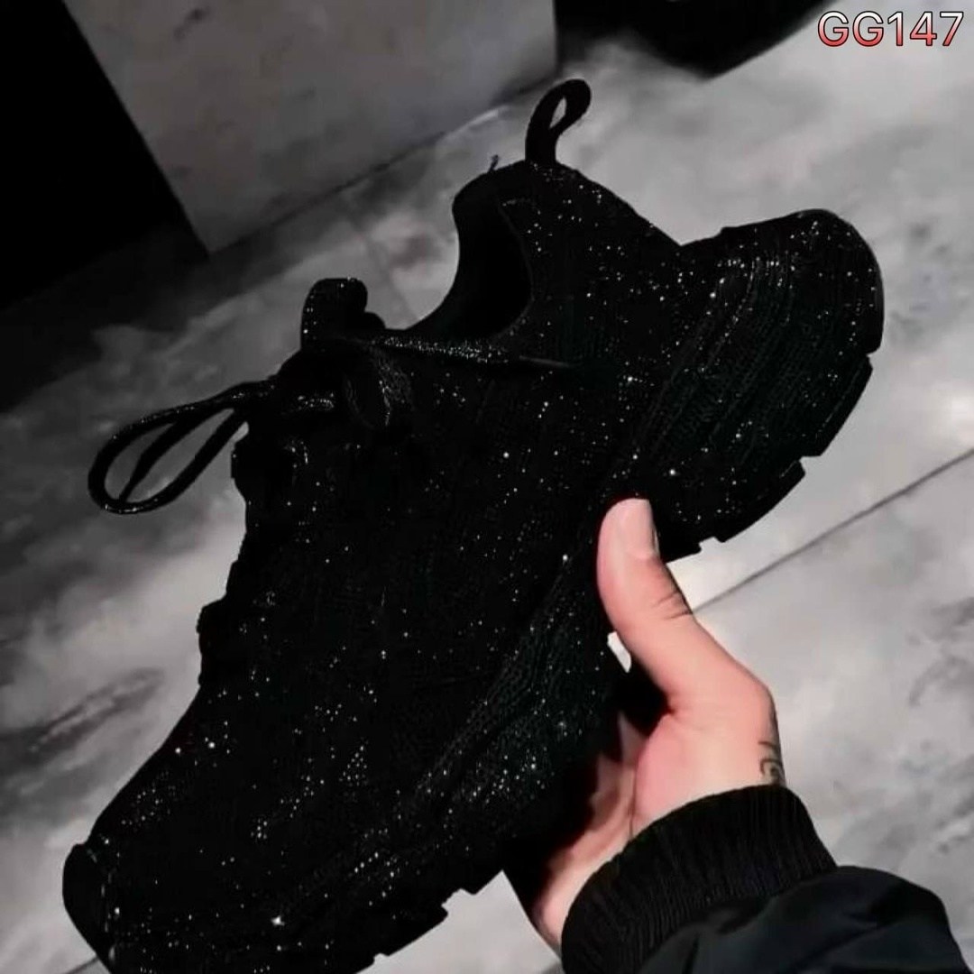 кроссовки balenciaga женские,кроссовки женскиe,женские кроссовки balenciaga блестящие со стразами,кроссовки balenciaga женские со стразами,кроссовки balenciaga на платформе со стразами