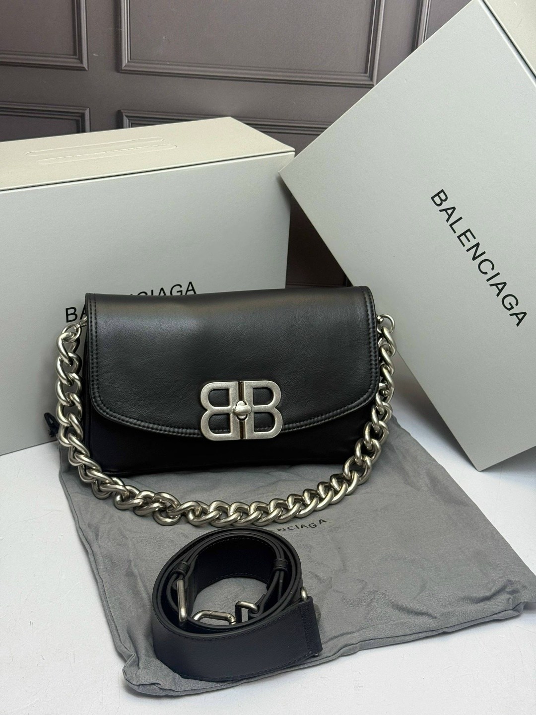 сумка balenciaga,сумка женская balenciaga,баленсиага сумка,balenciaga сумка на плечо,сумка через плечо на цепочке в стиле balen-ciaga monaco