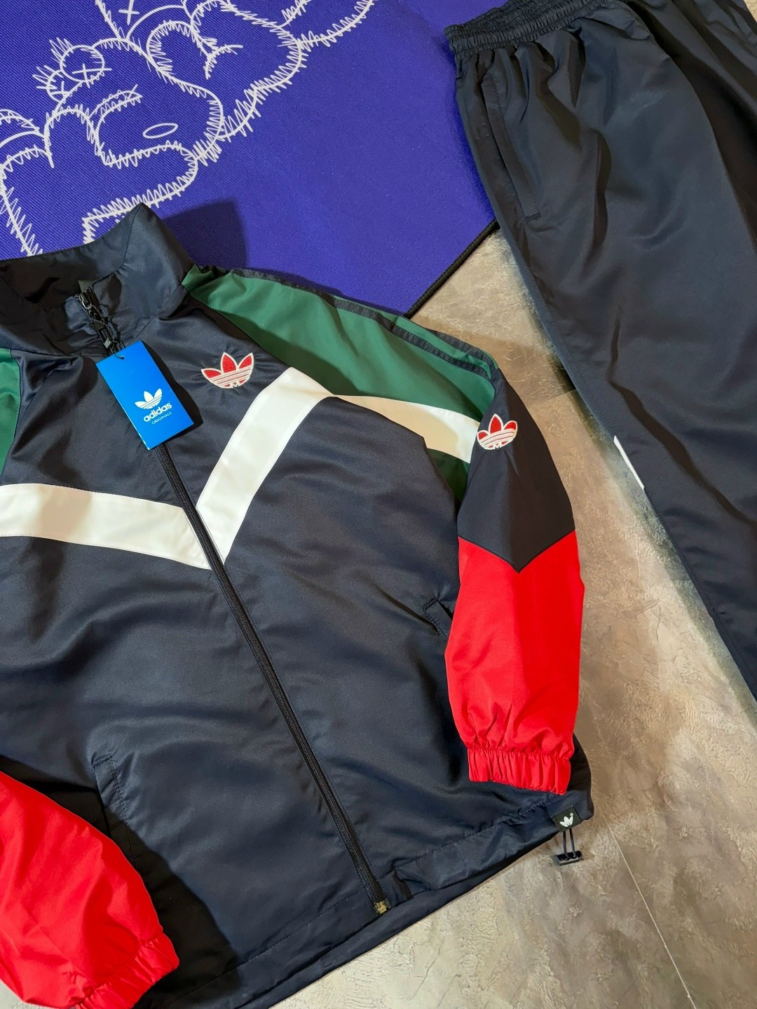 спортивный костюм adidas винтажный 90-ых,спортивный костюм adidas 90х,мужской спортивный костюм adidas в стиле 90-х,спортивный костюм adidas,винтажный костюм adidas