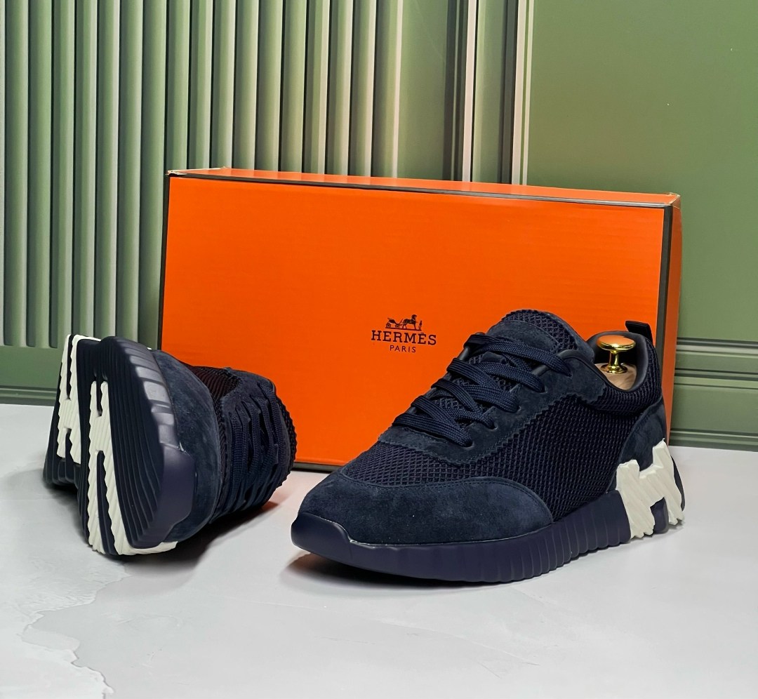 кроссовки мужские hermes,кроссовки hermes,hermes мужские кроссовки bouncing navy,кроссовки hermes мужские оригинал,мужские комбинированные кроссовки hermes 2026 синие с красной буквой на подошве