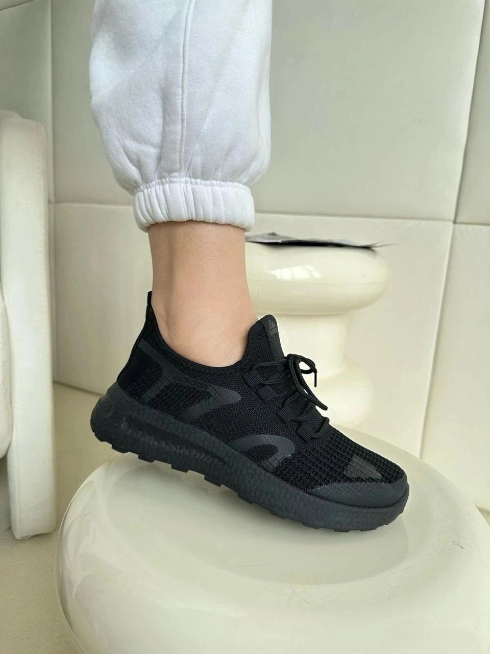 ,кроссовки женскиe,черные кроссовки,кроссовки адидас женские черные с черной подошвой сеточка,кроссовки летни