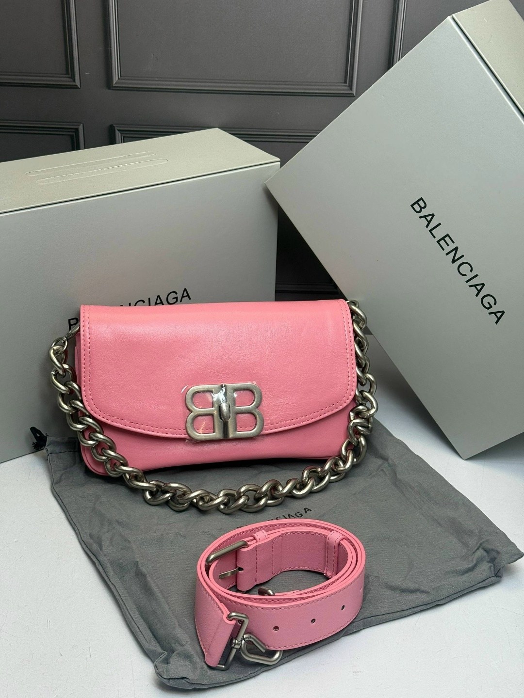 сумка balenciaga,сумка женская balenciaga,баленсиага сумка,balenciaga сумка на плечо,сумка через плечо на цепочке в стиле balen-ciaga monaco