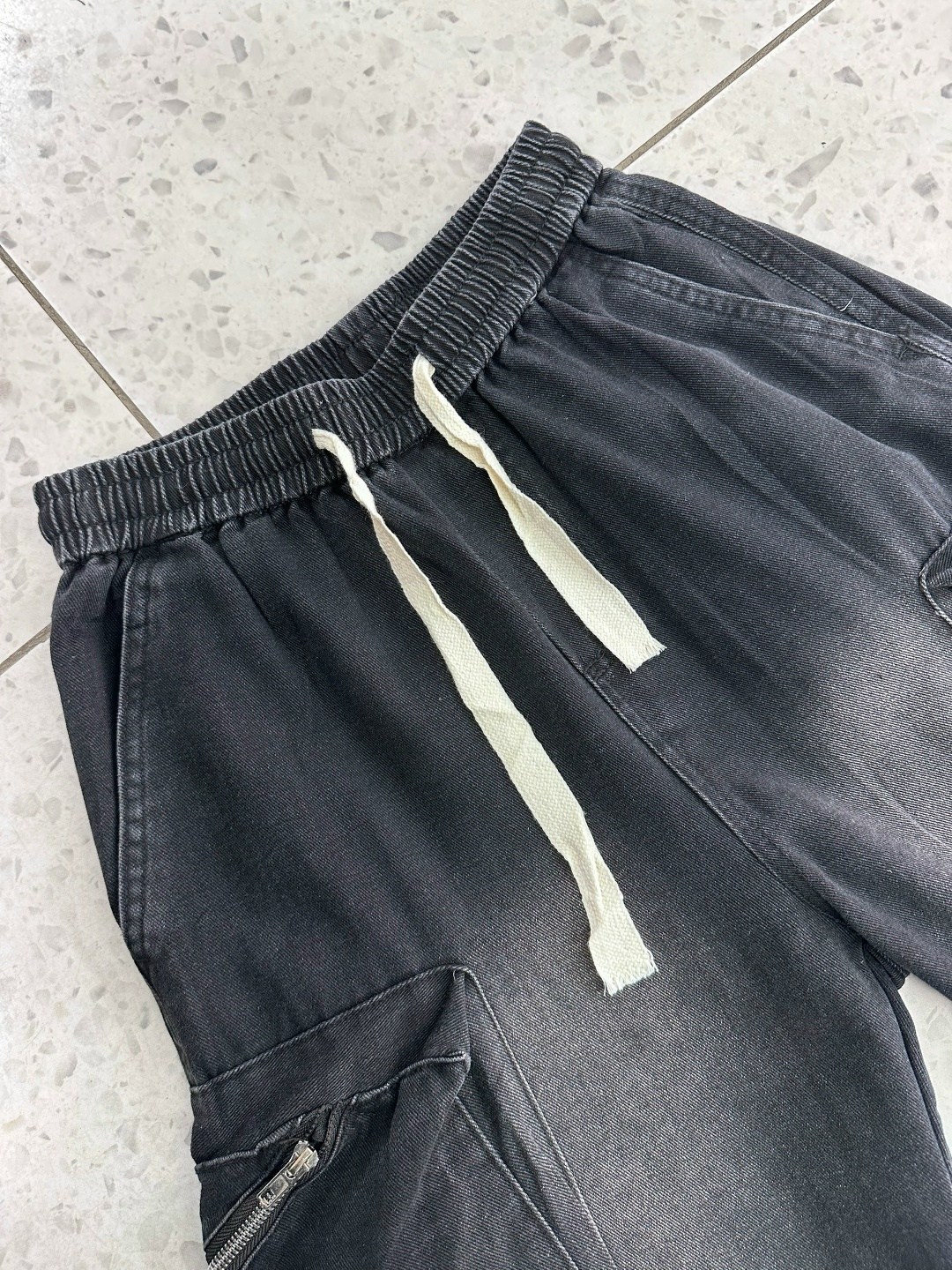 шорты мужские джинсовые,шорты мужские,шорты мужские джинсовые с накладными карманами,шорты карго,джинсовые шорты карго