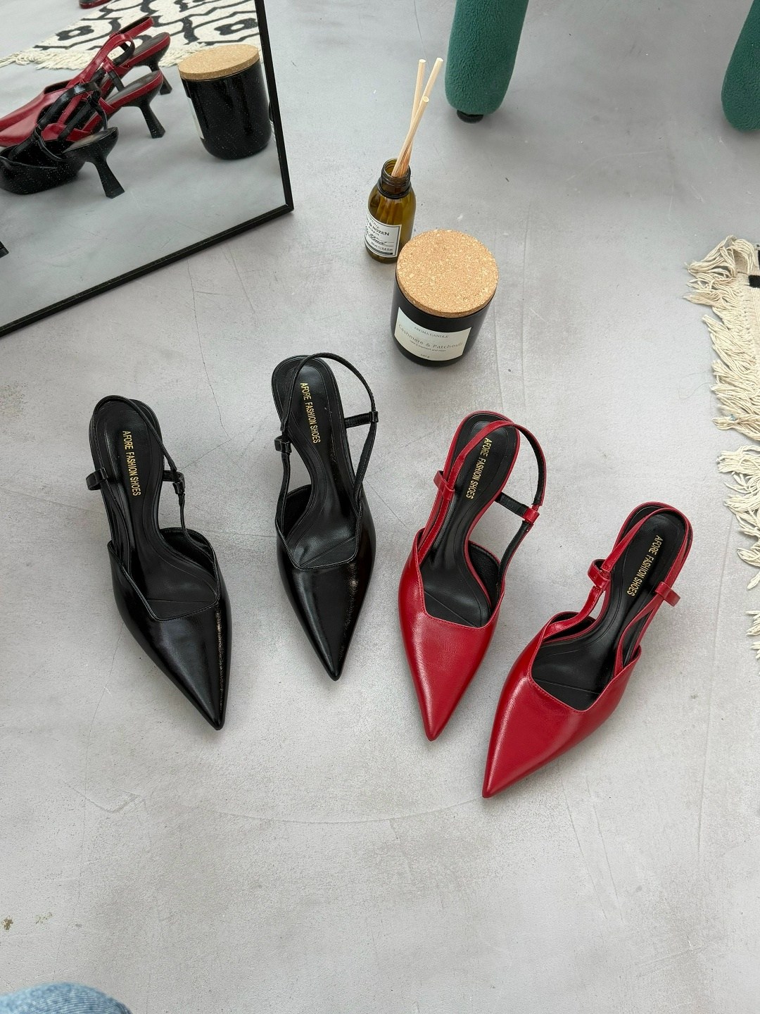 женские туфли лодочки,босоножки стильные,,босоножки из лакированной кожи на высоком каблуке-шпильке с острым носком,босоножки женские