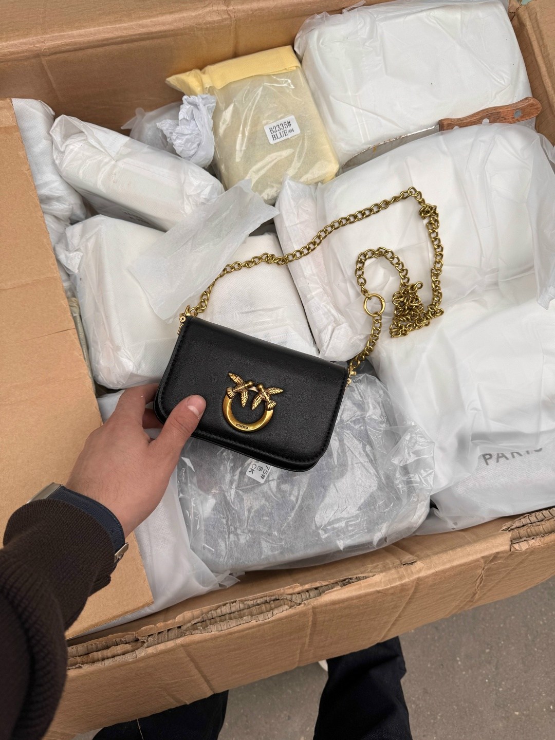 сумки pinko,сумка pinko черный,сумка pinko оригинал,женская сумка pinko,кожаная сумка кросс-боди love mini pinko