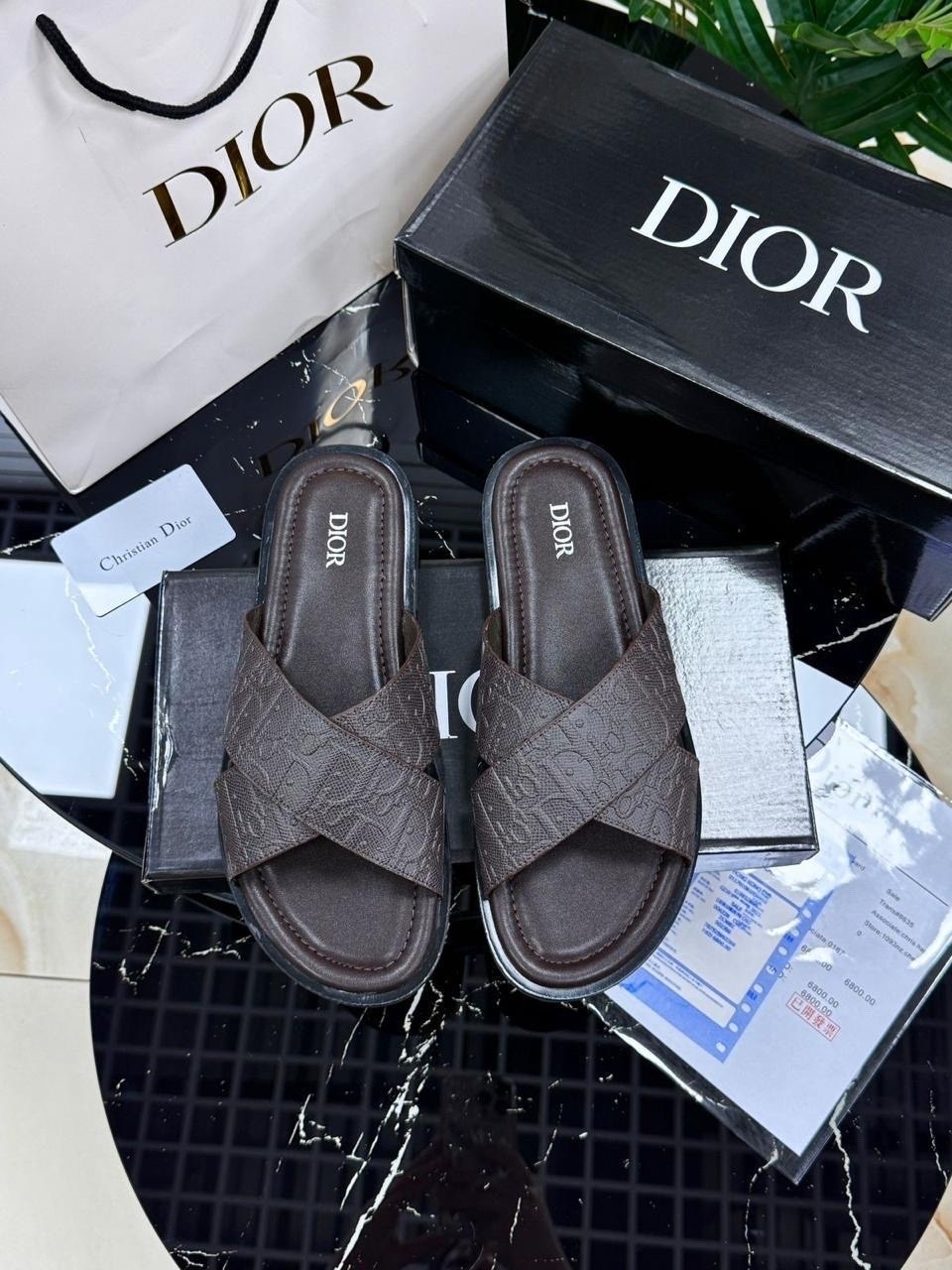 шлепанцы christian dior,тапочки dior,christian dior шлепанцы коллекция 2026,шлепки диор,
