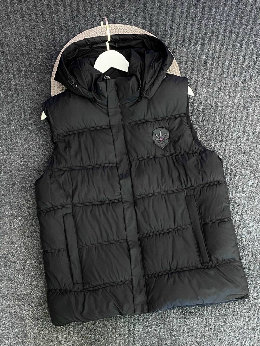 жилетка монклер мужская,двухсторонняя жилетка,жилет мужской,жилетка мужская,жилеты пауль шарк мужские