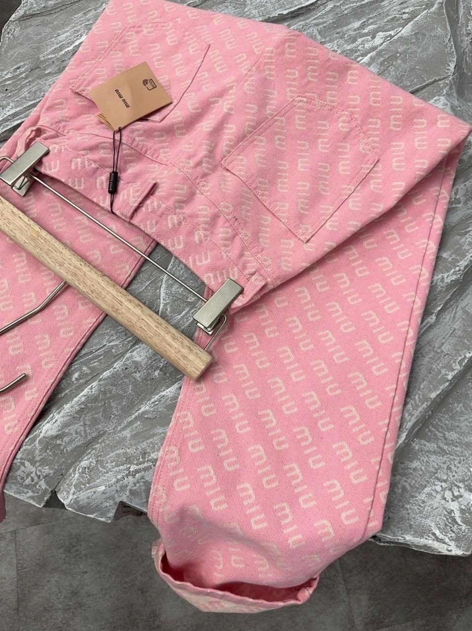 розовые джинсы,розовые прямые джинсы,розовые брюки,женские джинсы,розовые джинсы клеш