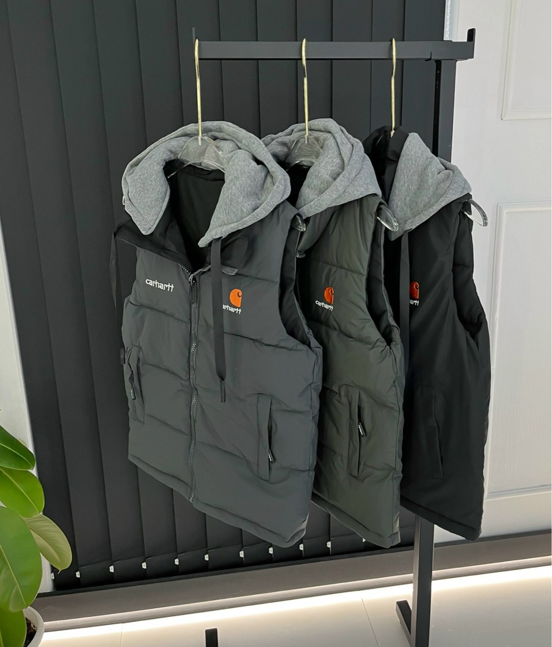 жилет,жилетка мужская,жилетка,жилетка безрукавка,жилетка с капюшоном