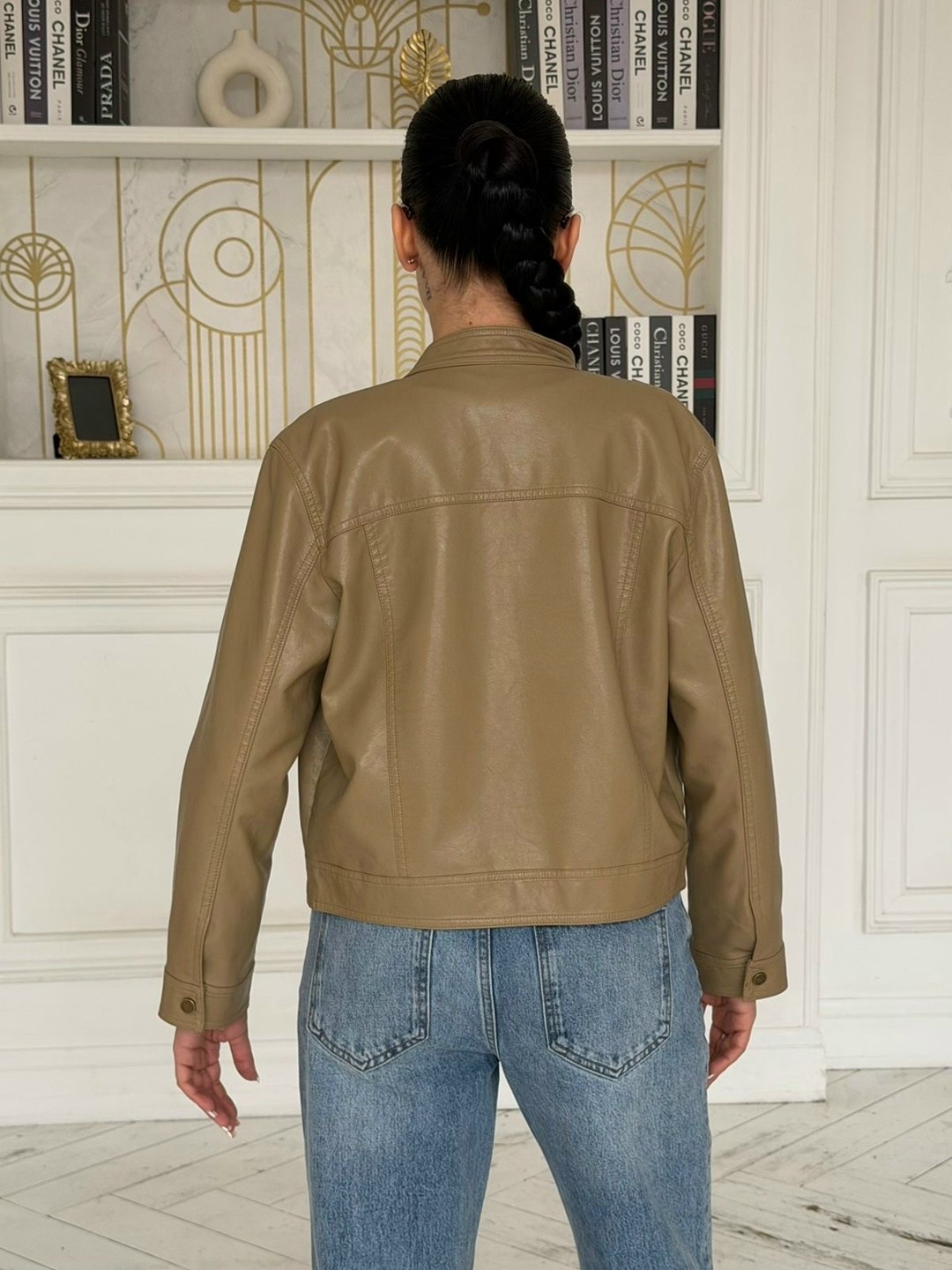 кожаная женская куртка,куртка кожаная,кожаная куртка бомбер женская,куртка бомбер кожаная,женская куртка из экокожи