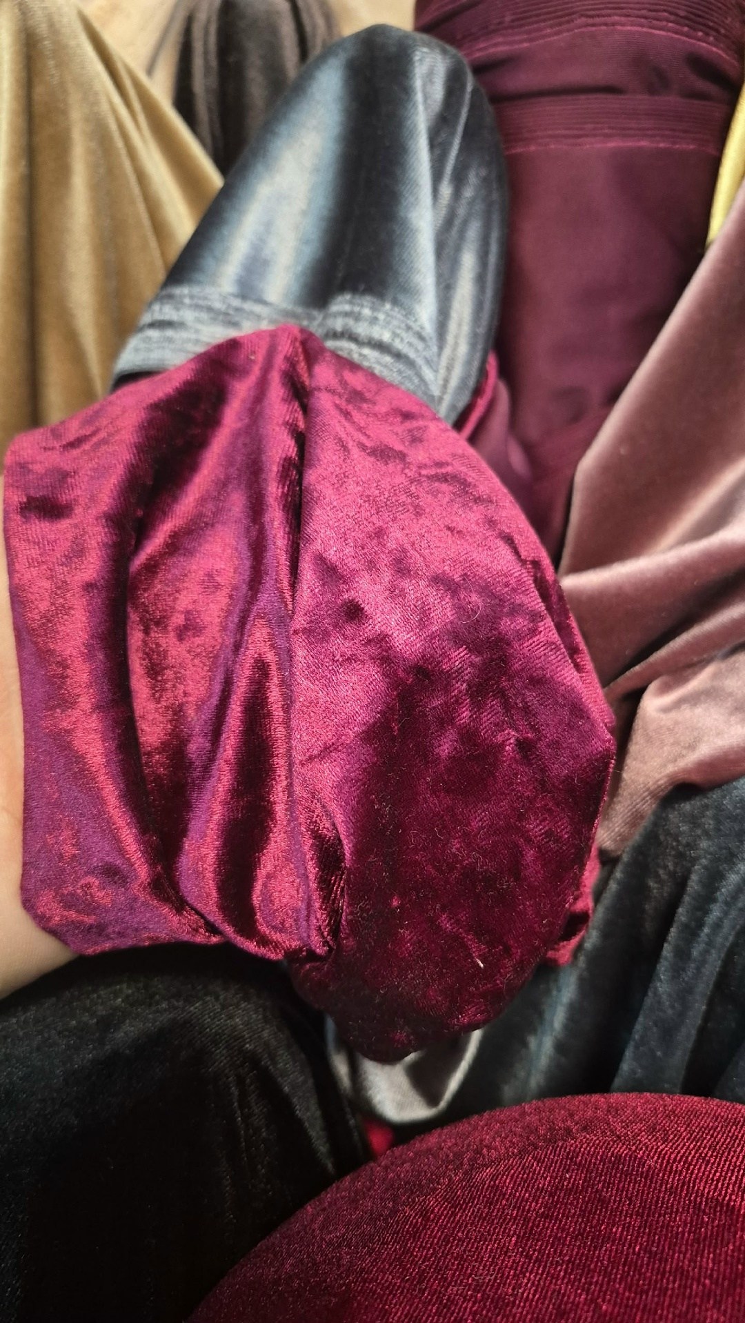 бархат бордовый,бархат красный ткань,бархат ткань,бархат стрейч,ткань бархат стрейч