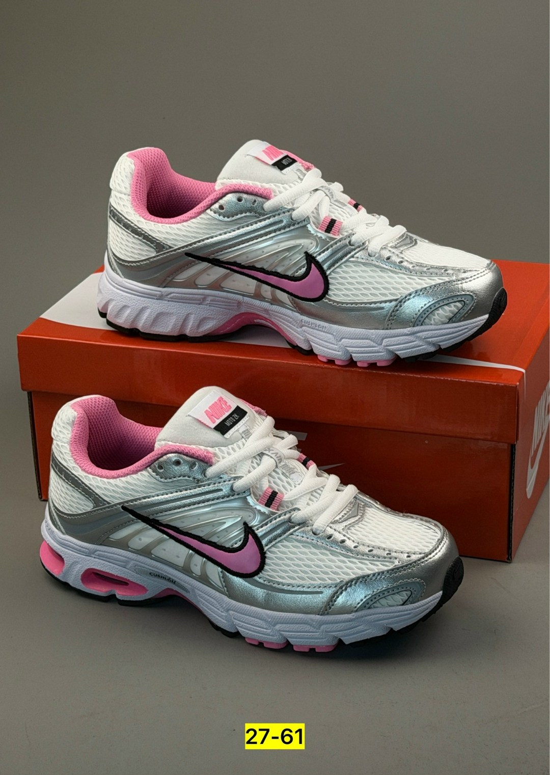 кроссовки nike initiator,женские беговые кроссовки initiator от finish line nike белый,кроссовки nike,кроссовки,женские кроссовки