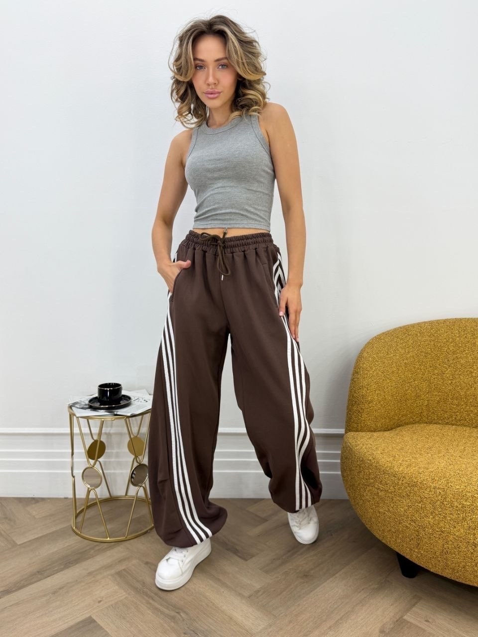 спортивные брюки,брюки широкие,брюки спортивные женские,брюки спортивные с лампасами,спортивные штаны