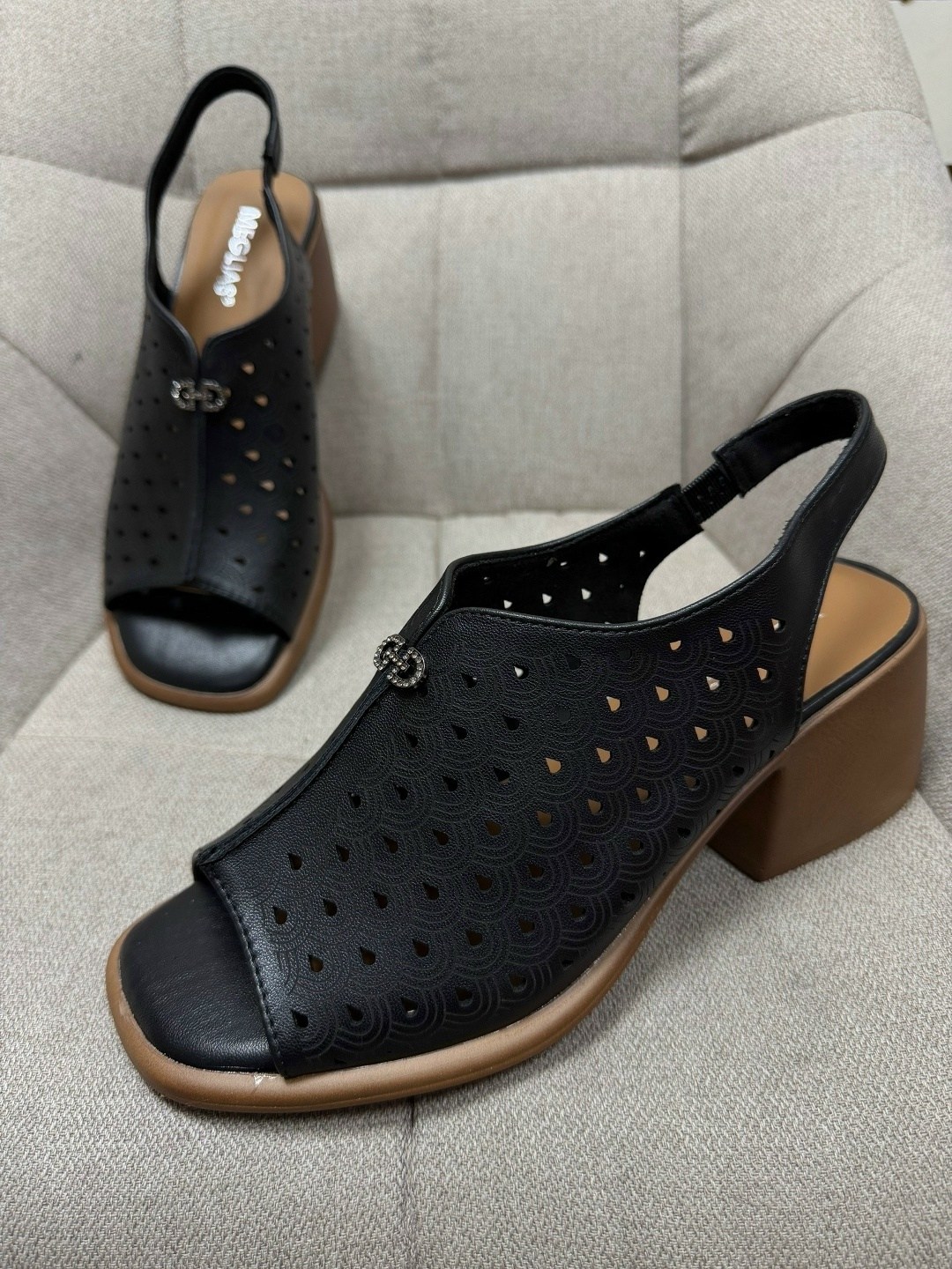 босоножки женские,босоножки кари,,стильные босоножки,босоножки женские летние