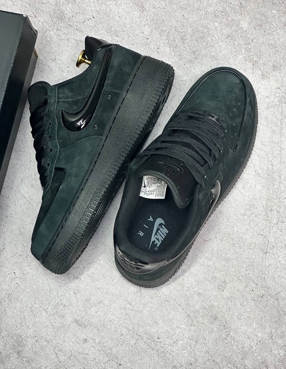 кроссовки найк мужские черные замшевые,мужские кроссовки nike air force 1 '07 черные замшевые,nike air force 1 low black,nike air force 1 low triple black,кроссовки nike air force 1