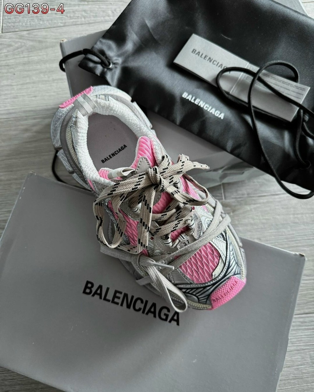 кроссовки женские balenciaga,женские кроссовки balenciaga 3xl серебристые с розовым,женские кроссовки balenciaga 3xl серебристые с розовым lm-18153,кроссовки женские balenciaga 3xl,кроссовки balenciag