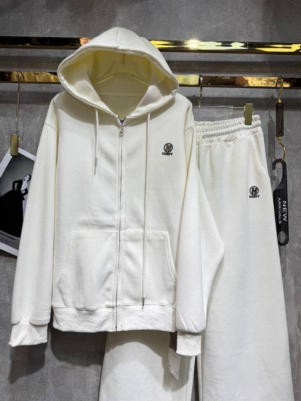 костюм спортивный,стильные костюмы,костюм спортивный женский,костюм белый,костюм кашемировый