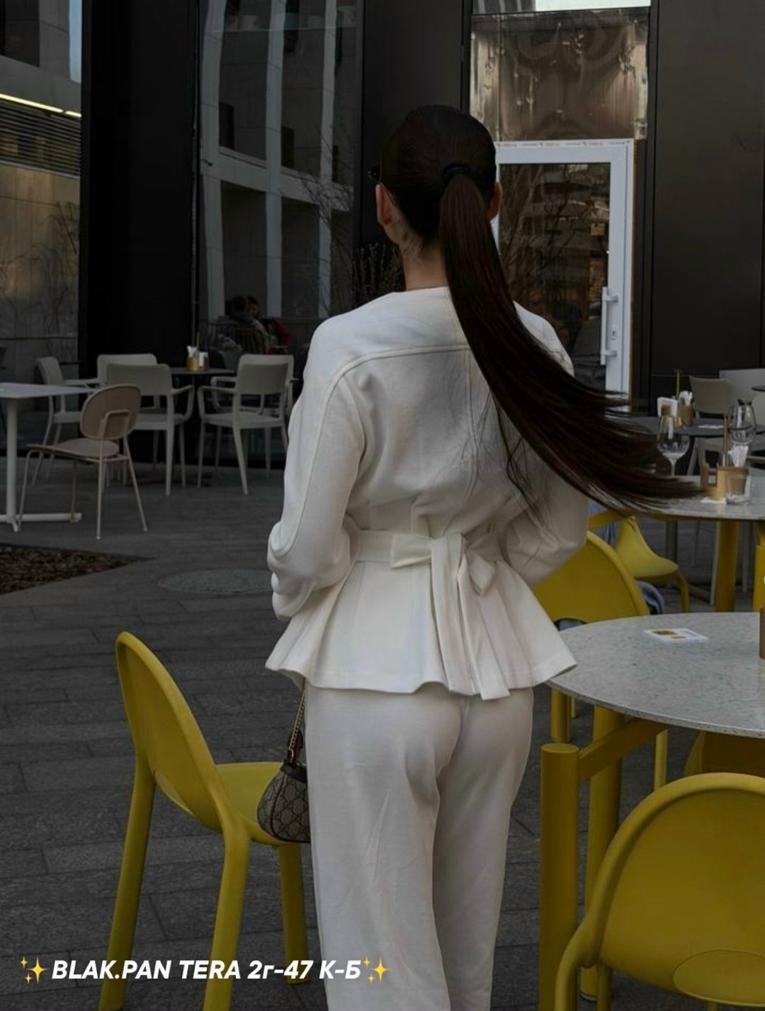 спортивный костюм свободного кроя,cпортивный костюм женский на флисе,костюм брючный с капюшоном futurcouture,женские костюмы спортивные,женский спортивный костюм на молнии