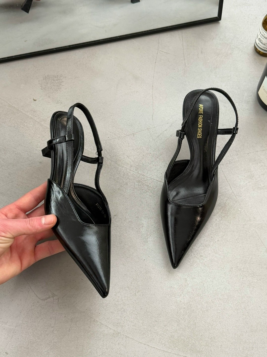 женские туфли лодочки,босоножки стильные,,босоножки из лакированной кожи на высоком каблуке-шпильке с острым носком,босоножки женские