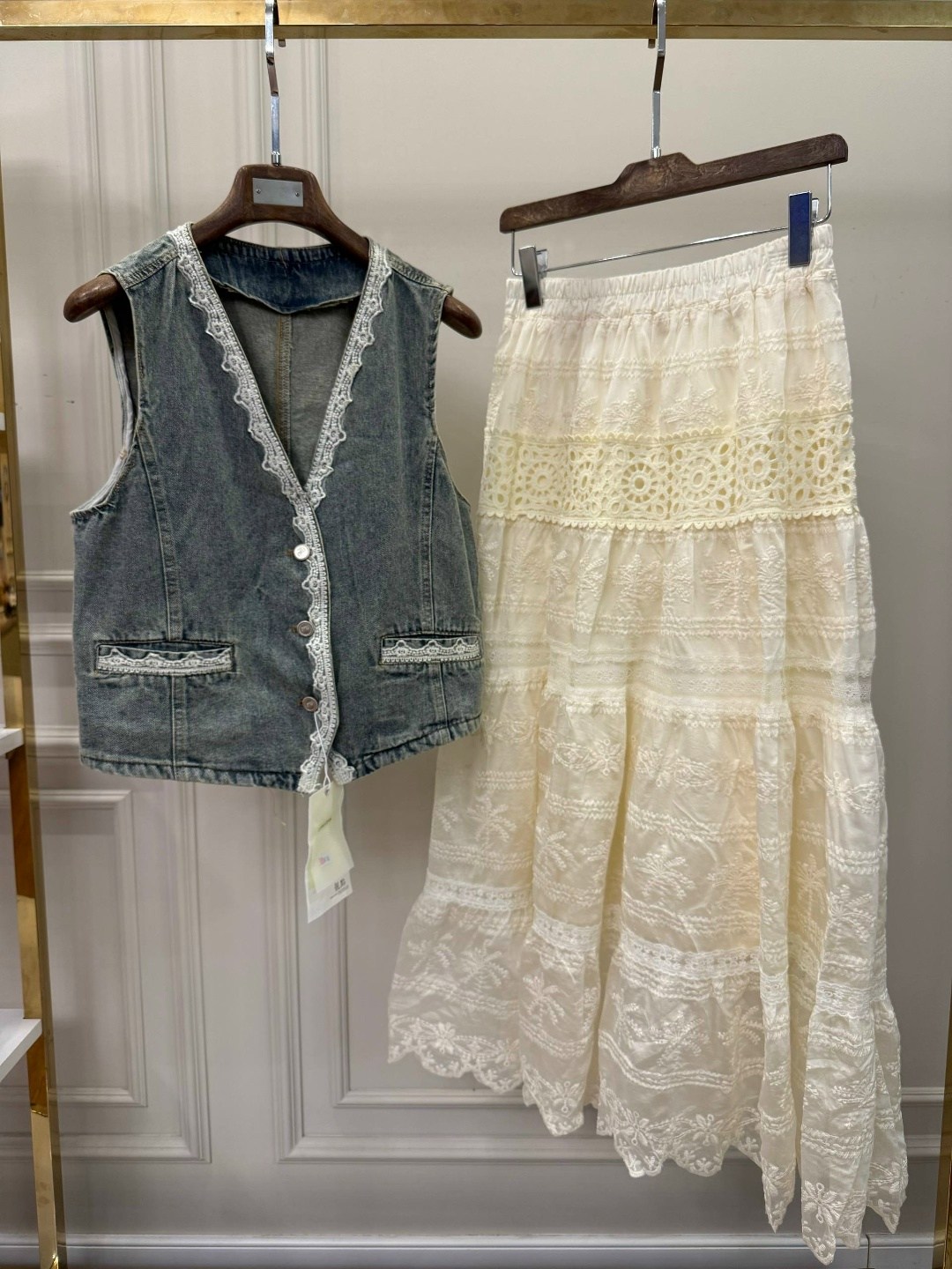 джинсовый жилет с кружевом,джинсовая жилетка с кружевом,джинсовый жилет,джинсовая жилетка,женский джинсовый жилет