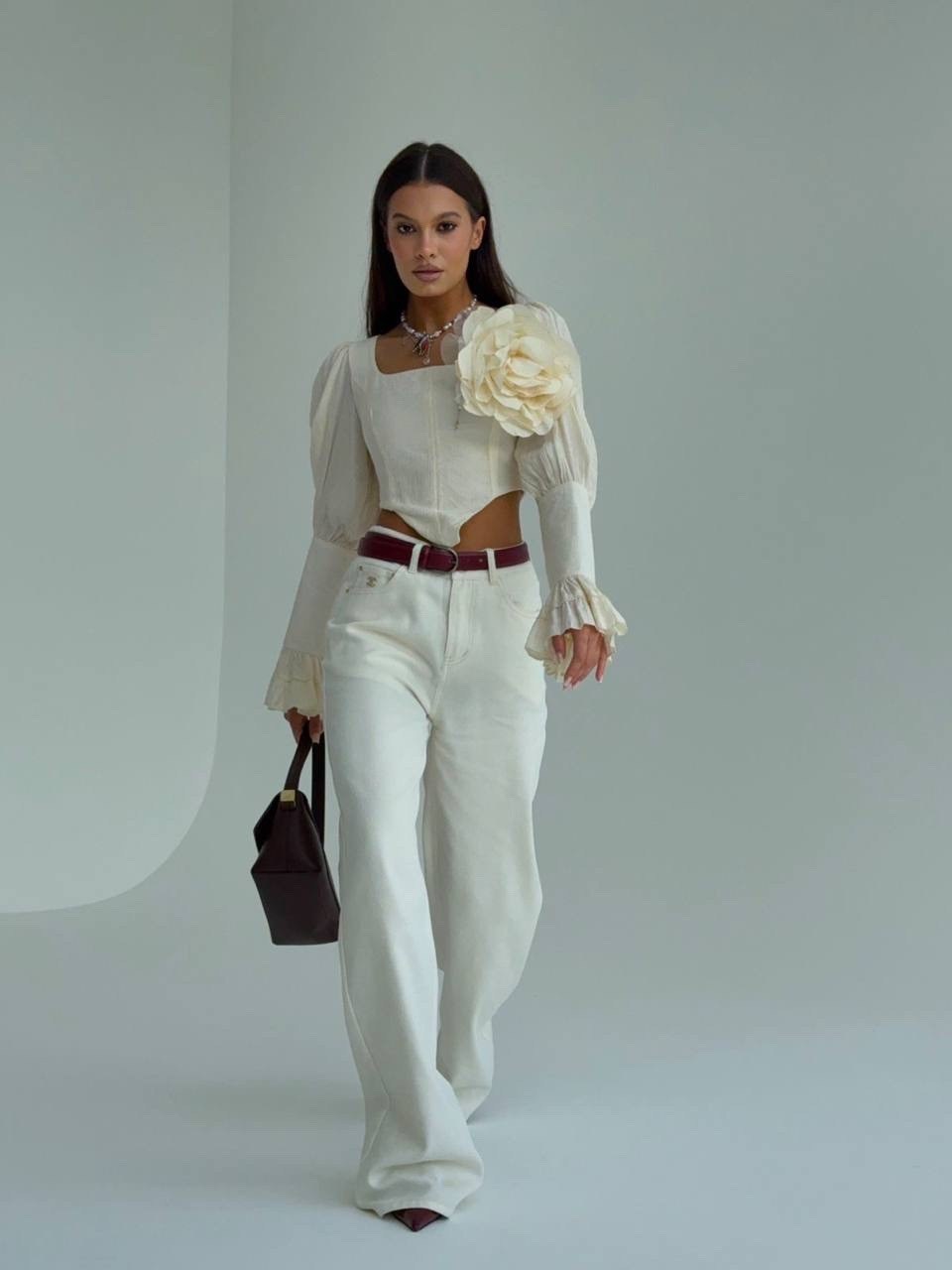 блузка с оборками,блузка с 3d цветами для женщин,женская блузка,блузка с объемными рукавами,блуза с розами