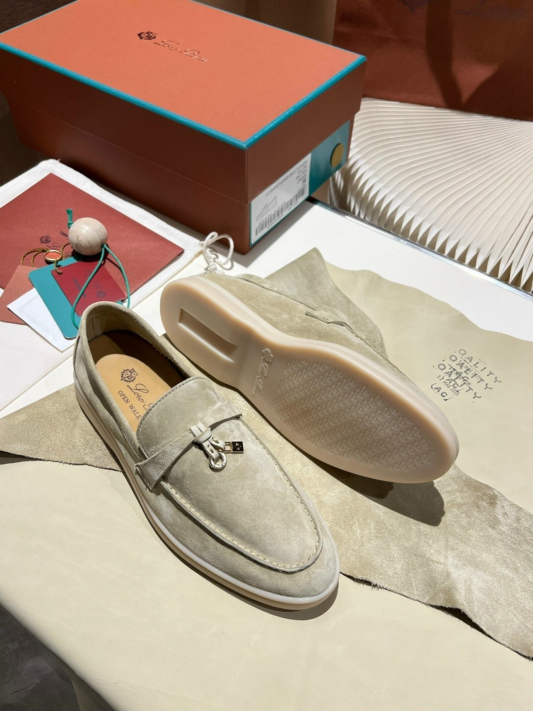 ,замшевые лоферы loro piana,лоферы loro piana,замшевые женские лоферы loro piana оливковые,лоферы женские loro piana