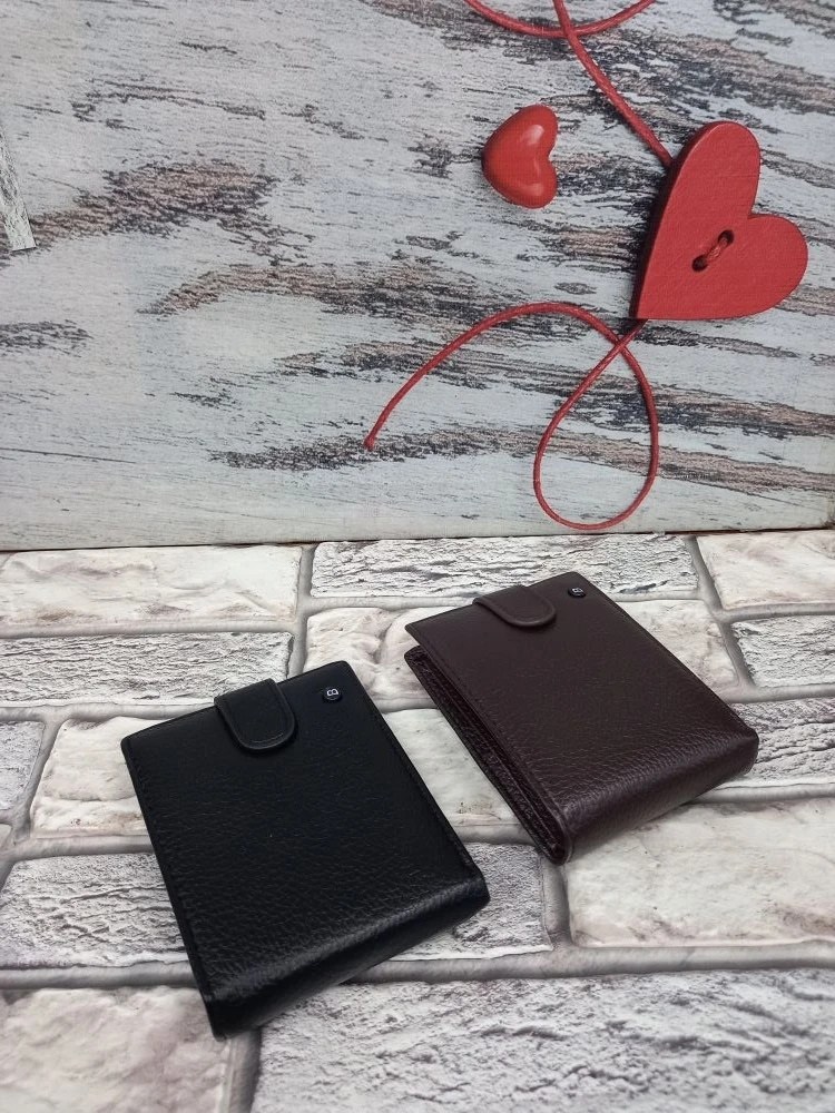 портмоне мужское из натуральной кожи,мужские портмоне,кошелек мужской из натуральной кожи,кошелек мужской,портмоне мужское выполнено из натуральной кожи вола