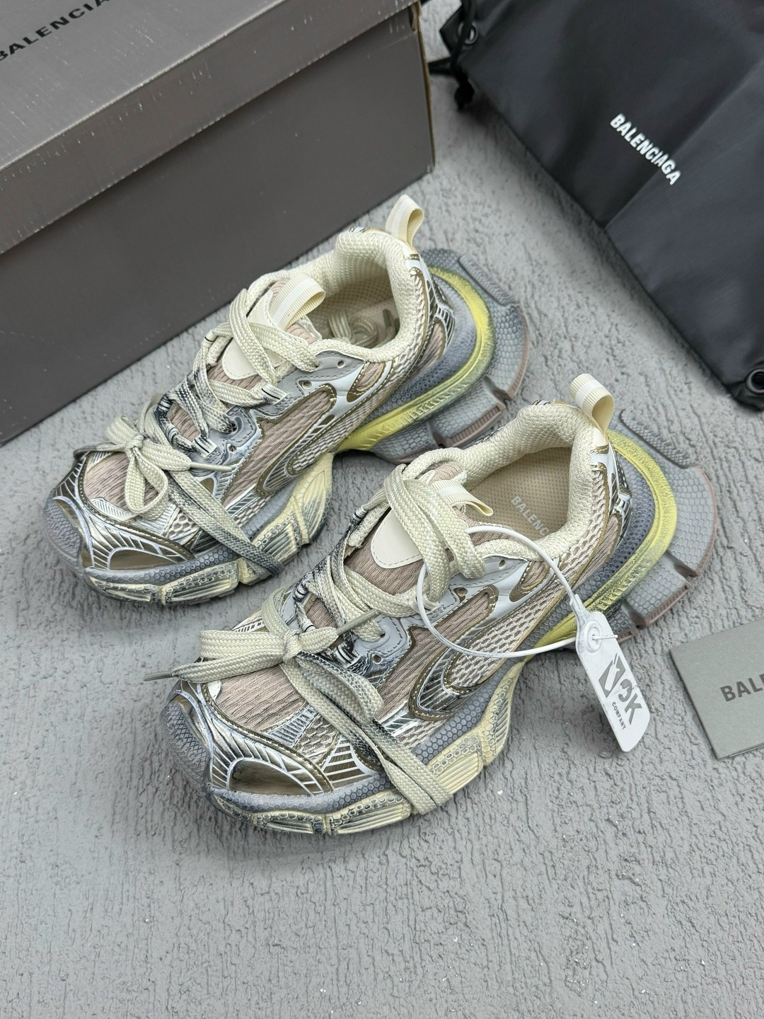 кроссовки balenciaga 3xl worn out sneaker,кроссовки balenciaga 3xl женские,женские кроссовки balenciaga,кроссовки balenciaga,кроссовки спортивные мужские летние balenciaga