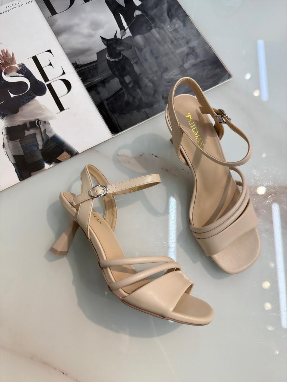 женские босоножки,босоножки на каблуках,босоножки с ремешками,босоножки на высоком каблуке,босоножки на невысоком каблуке