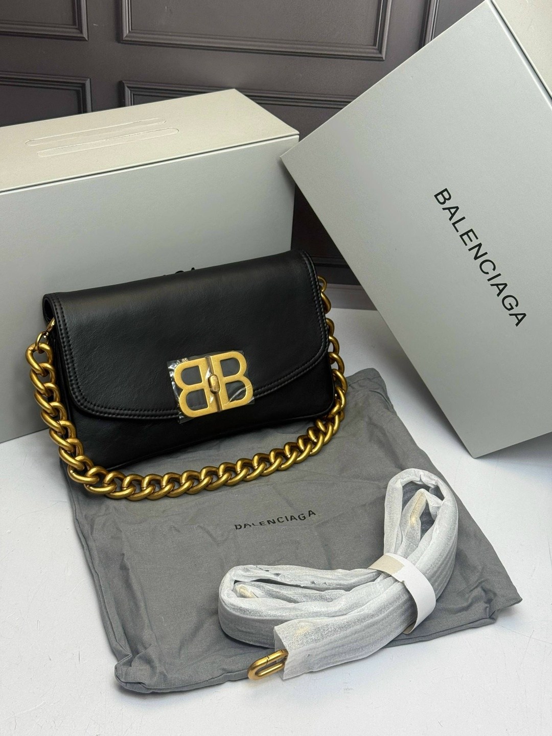 сумка balenciaga,сумка женская balenciaga,баленсиага сумка,balenciaga сумка на плечо,сумка через плечо на цепочке в стиле balen-ciaga monaco